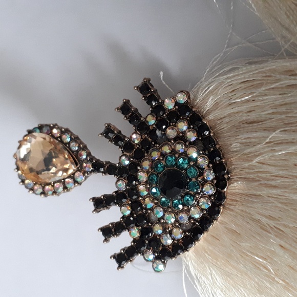 Crystal eye earrings - Picture 2 of 3